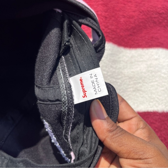 Supreme pink WINDSTOPPER Earflap 6-panel LT purple 
Like new hat
Made in China - Picture 6 of 7
